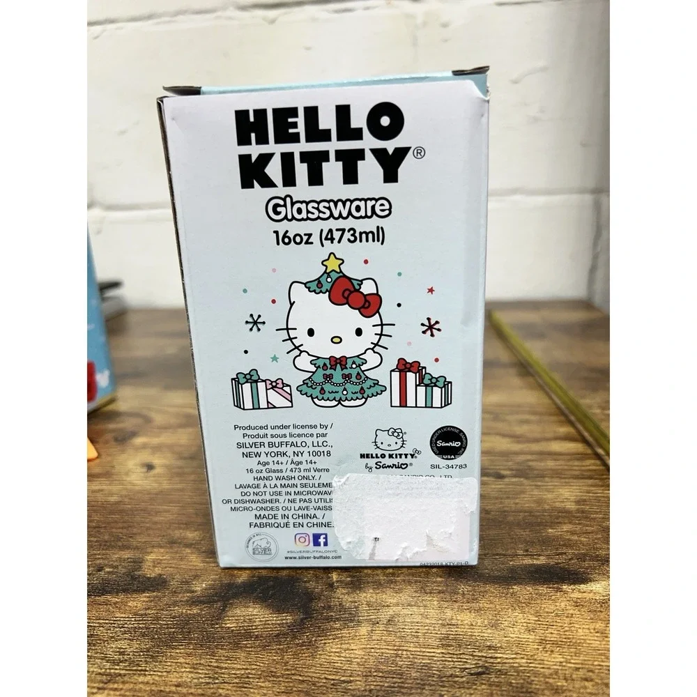 Hello Kitty Christmas 16‎ oz. Glassware/New Peppermint Bow Candy cane Red White
